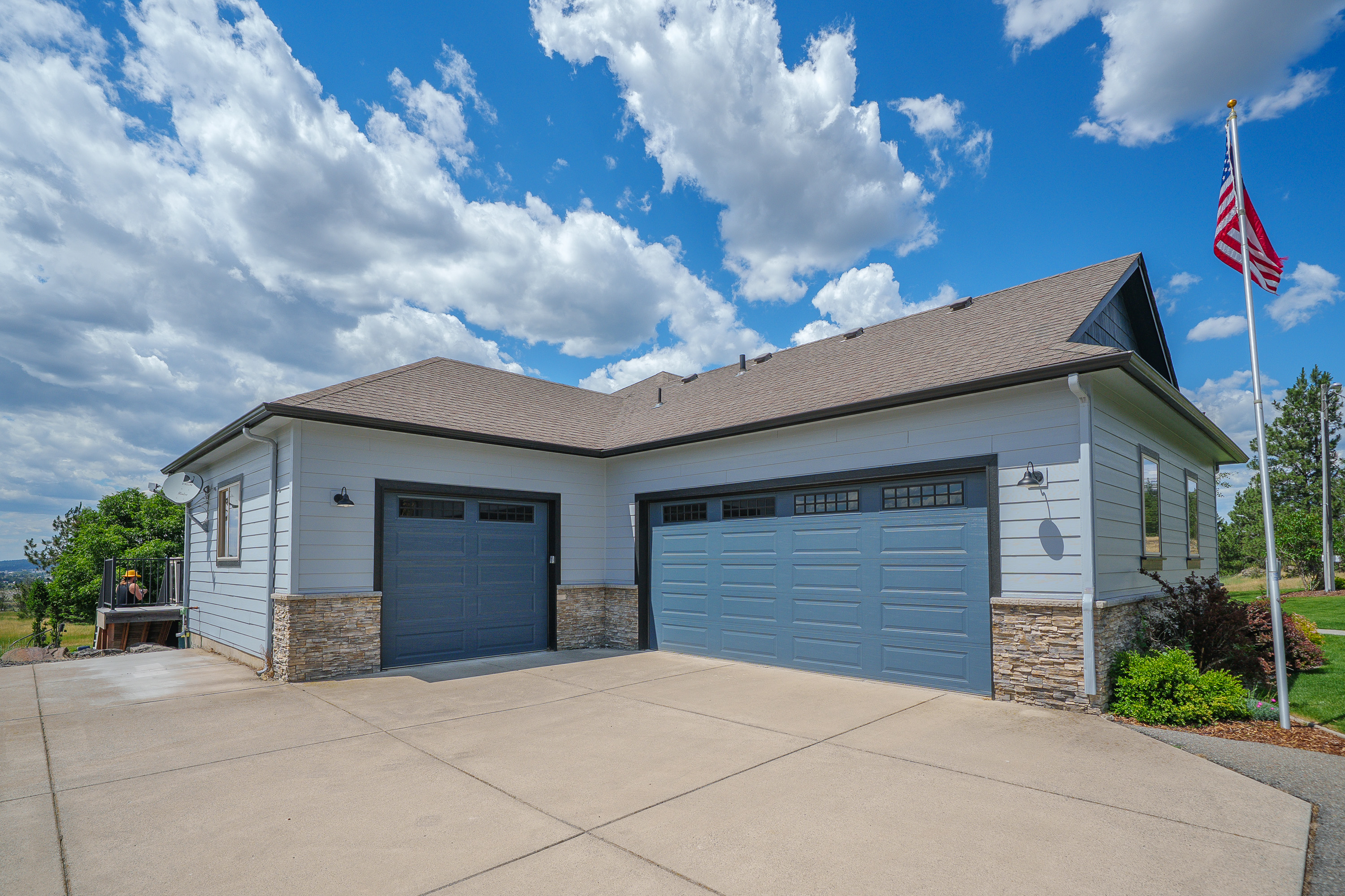 3-car garage